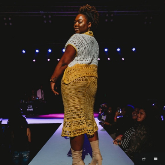 Canary yellow 2pc set SOLD - Picture 3 of 4